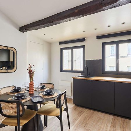 Apartment Le Marais By Studio Prestige Paris Bagian luar foto