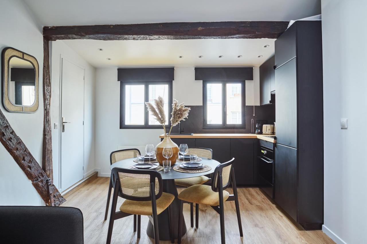 Apartment Le Marais By Studio Prestige Paris Bagian luar foto