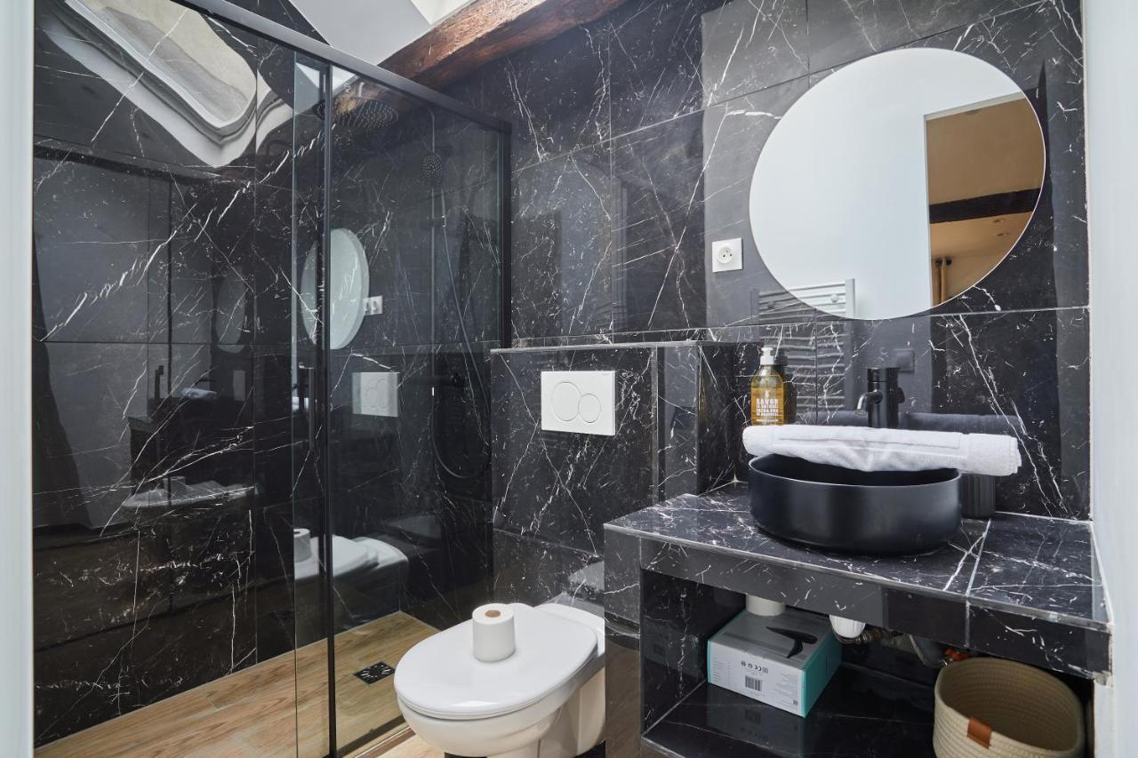 Apartment Le Marais By Studio Prestige Paris Bagian luar foto