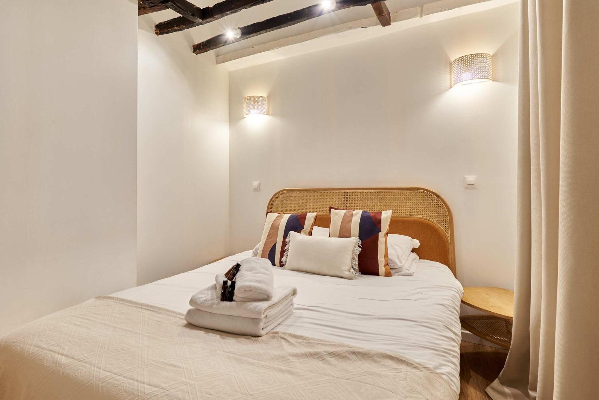 Apartment Le Marais By Studio Prestige Paris Bagian luar foto